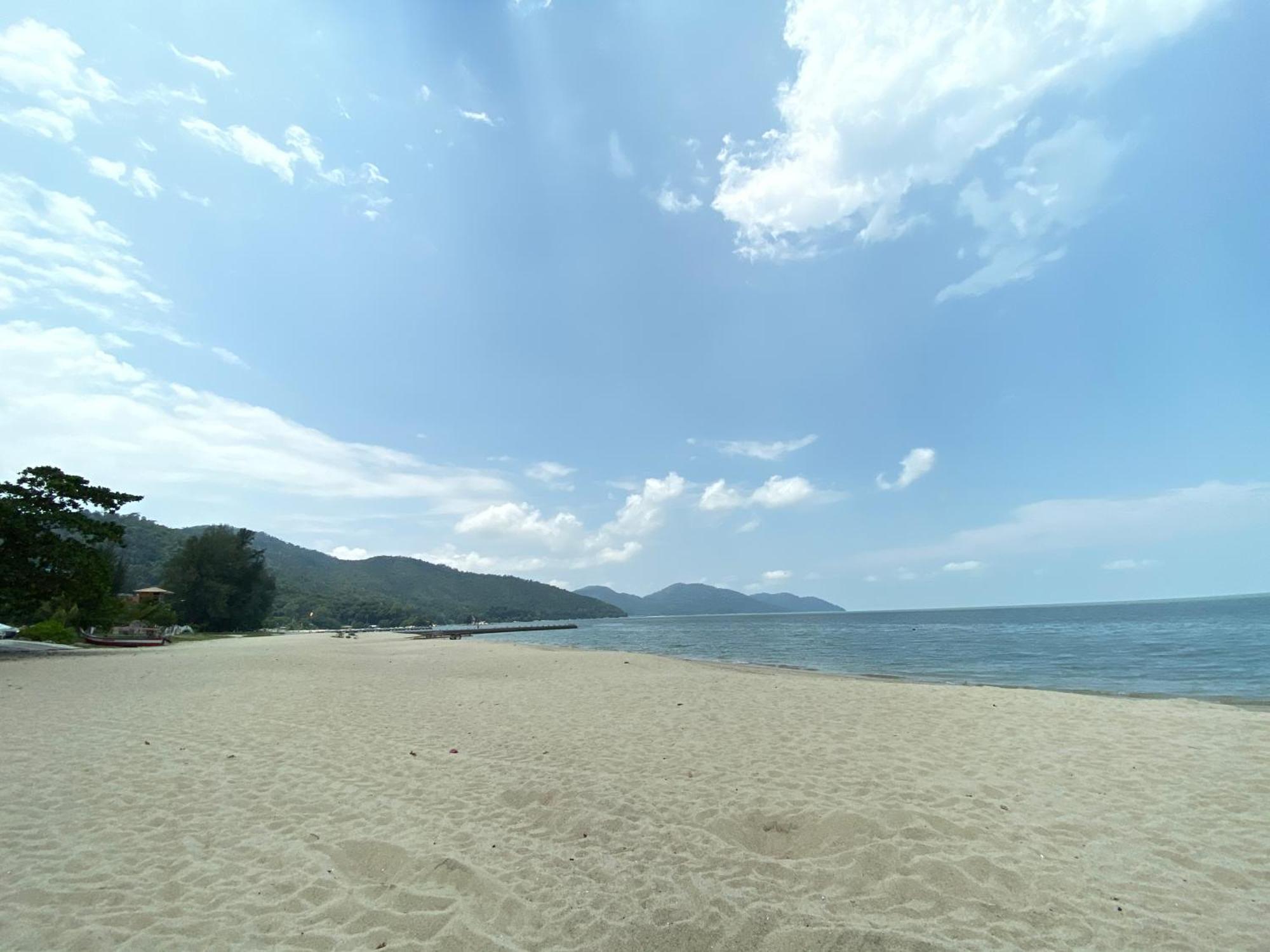 By The Sea Cozy Beachfront Home 253 Batu Feringgi Exterior foto